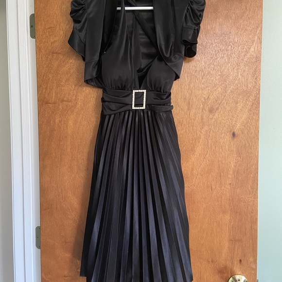 Dress - Picture 3 of 4